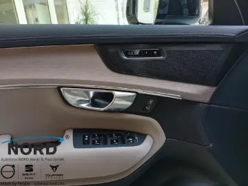 VOLVO XC90 Ultra Dark Plug-In Hy. AWD Voll UPE 106.510