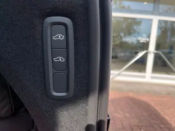 VOLVO XC90 T8 AWD Ultra Dark Auto