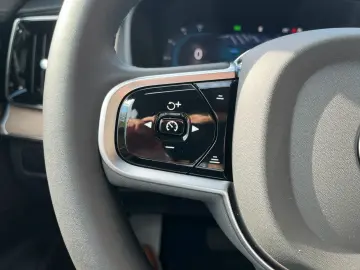 VOLVO XC90 T8 AWD Ultra Dark Auto