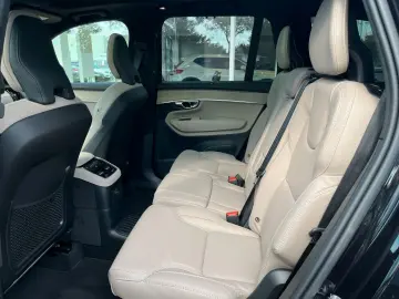VOLVO XC90 T8 AWD Ultra Dark Auto