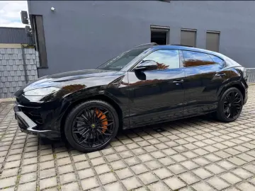 Lamborghini Urus SE Black Orange New Car