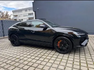 Lamborghini Urus SE Black Orange New Car