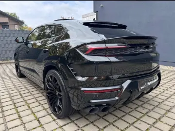 Lamborghini Urus SE Black Orange New Car