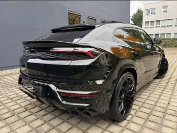 Lamborghini Urus SE Black Orange New Car