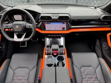 Lamborghini Urus SE Black Orange New Car