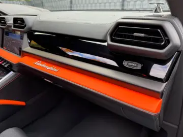 Lamborghini Urus SE Black Orange New Car