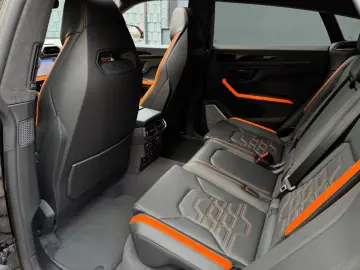Lamborghini Urus SE Black Orange New Car