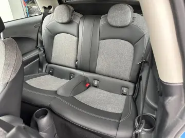 MINI Cooper SE Classic Trim NAV LED CARPLAY DIGDISP