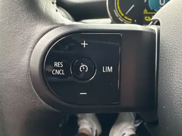 MINI Cooper SE Classic Trim NAV LED CARPLAY DIGDISP