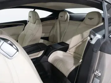 Bentley Continental GT 4.0 V8 Hybrid