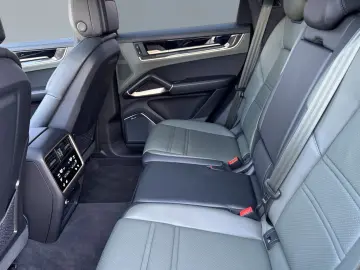 Porsche Cayenne S Burmester InnoDrive HA steering PASM