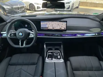 BMW 740d xDrive M Sport   Massage ventilation auxiliar heat