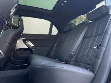 BMW 740d xDrive M Sport   Massage ventilation auxiliar heat