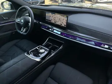 BMW 740d xDrive M Sport   Massage ventilation auxiliar heat