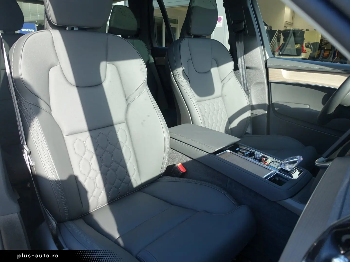 VOLVO XC90 Plus  T8 AWD Plug-in HUD H&K Pano
