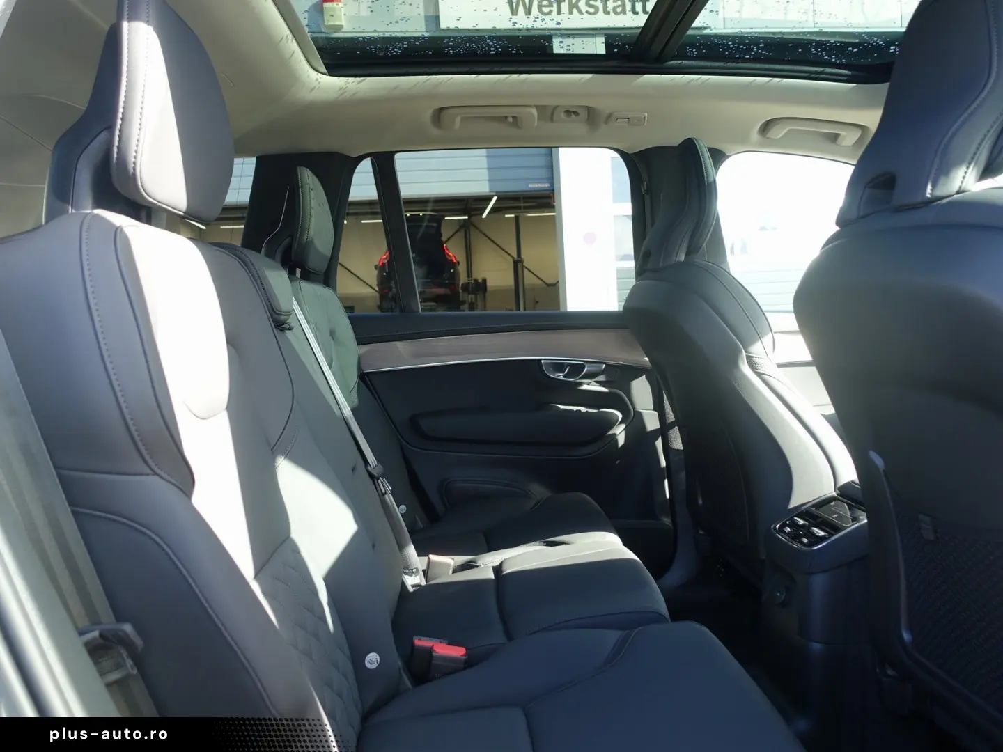 VOLVO XC90 Plus  T8 AWD Plug-in HUD H&K Pano
