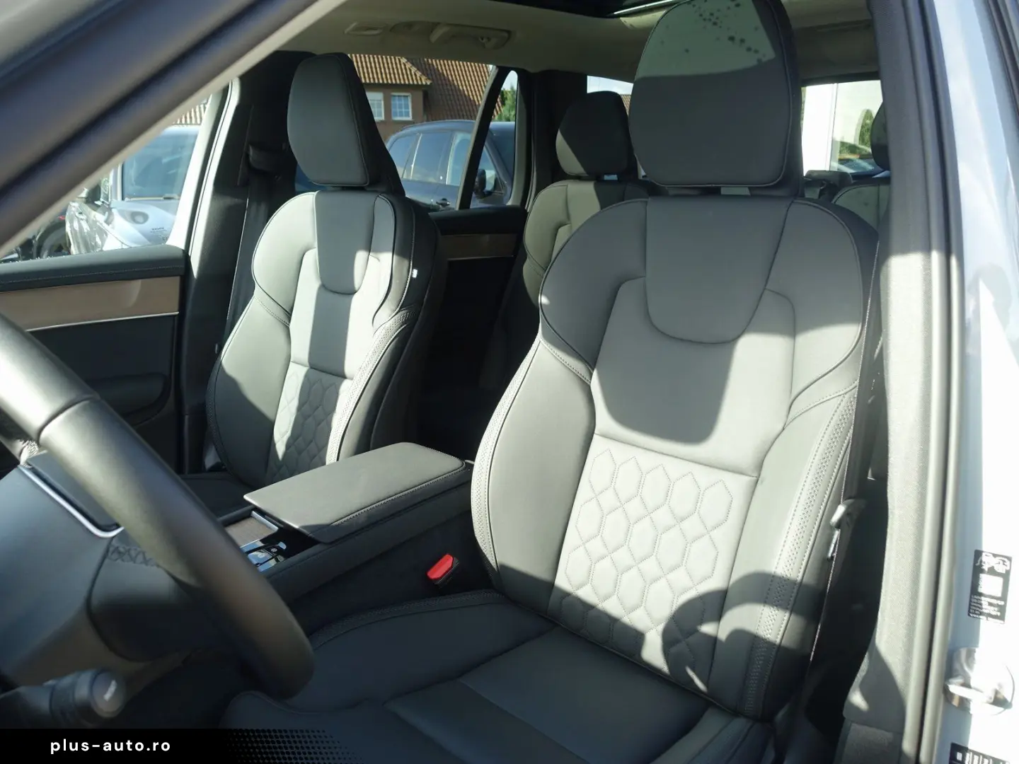 VOLVO XC90 Plus  T8 AWD Plug-in HUD H&K Pano