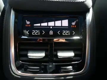VOLVO XC90 Plus  T8 AWD Plug-in HUD H&K Pano