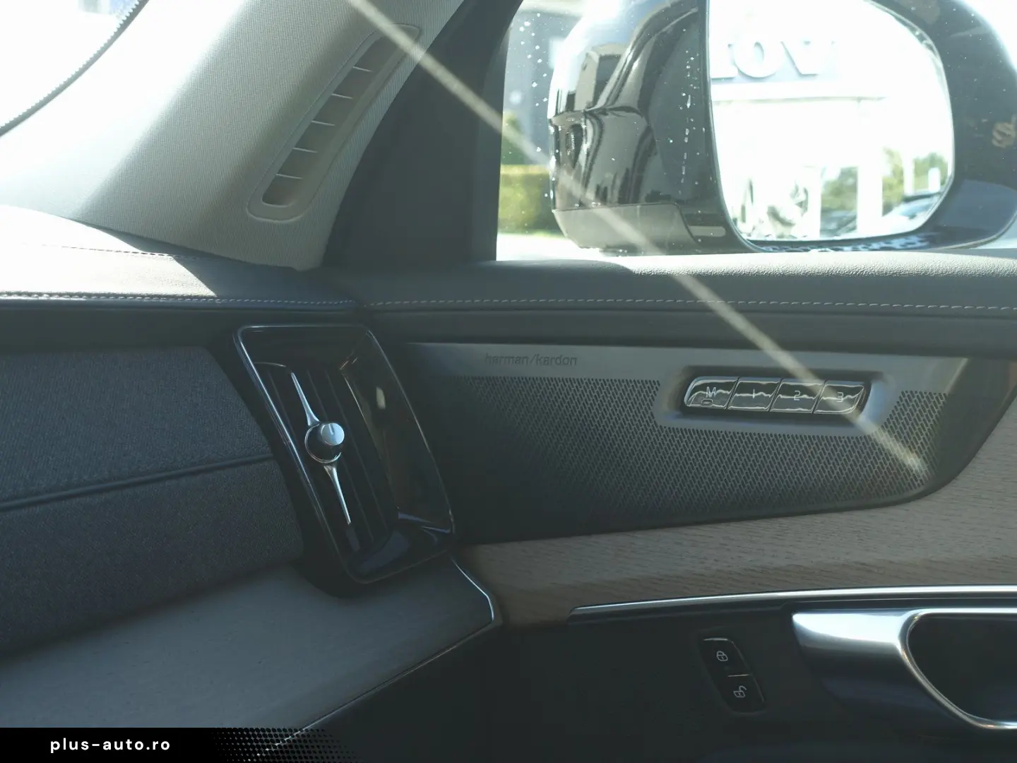 VOLVO XC90 Plus  T8 AWD Plug-in HUD H&K Pano