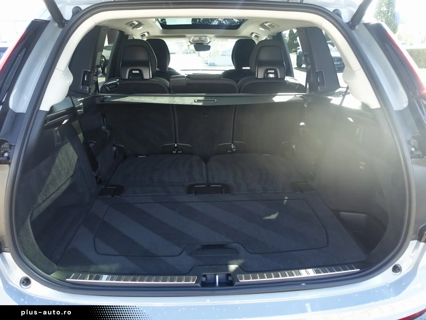 VOLVO XC90 Plus  T8 AWD Plug-in HUD H&K Pano
