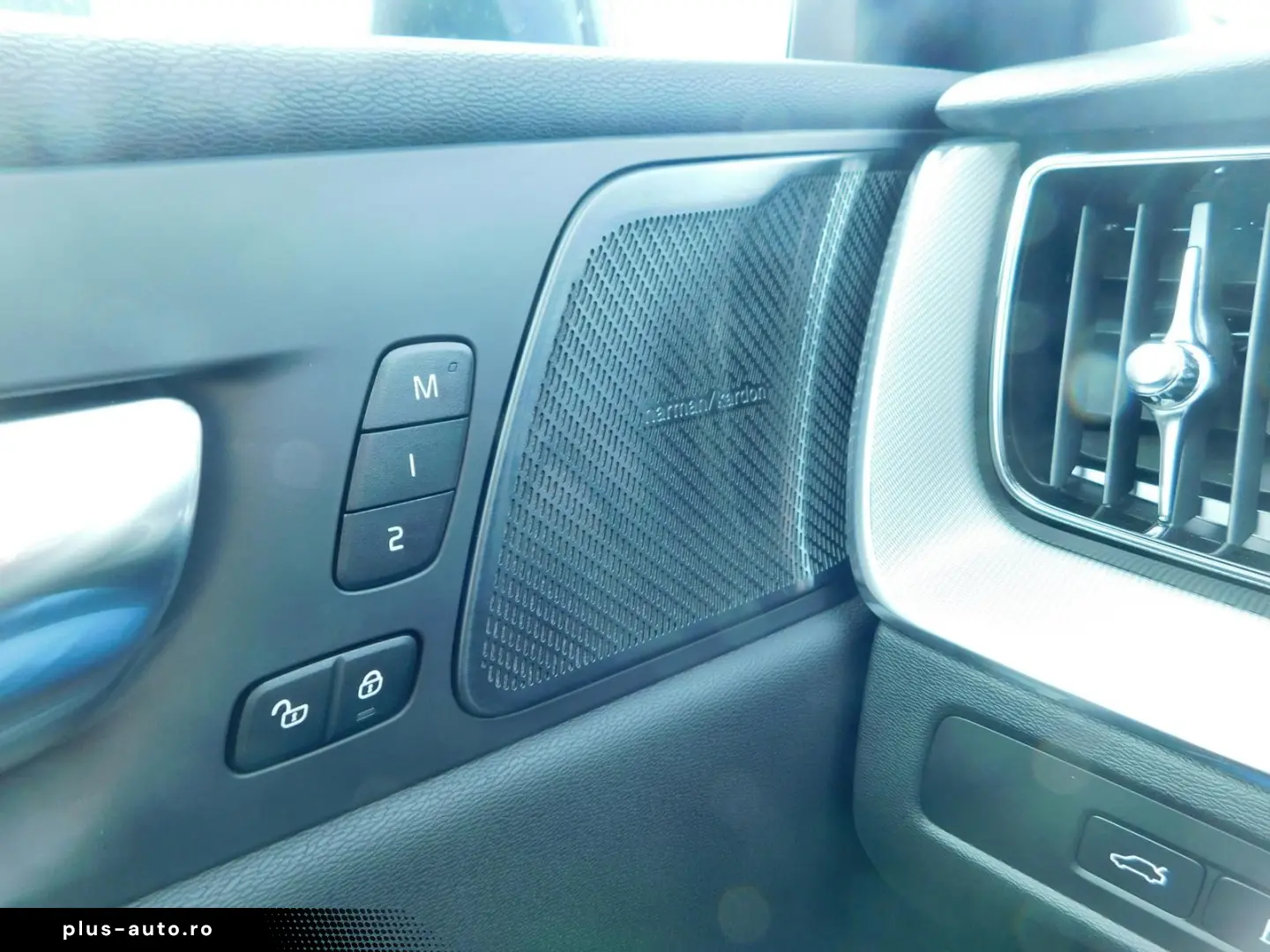 VOLVO XC60 T8 AWD Plus Black Edition