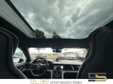 PORSCHE Taycan Plus 4RAD ACC 4 1 PANO BOSE PERFORMANCE