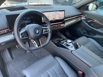 BMW 520i Sedan M Sport 360 Ventilation Pano