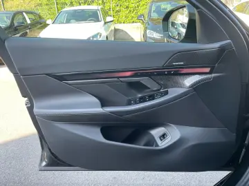 BMW 520i Sedan M Sport 360 Ventilation Pano