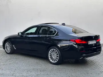 BMW 520d Lim Luxury Line SCHIEBEDACH KAMERA LEDER