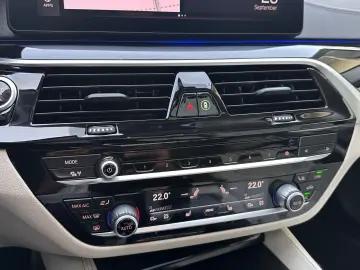 BMW 520d Lim Luxury Line SCHIEBEDACH KAMERA LEDER