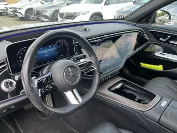 MERCEDES-BENZ E 400 e 4M Limousine AMG BURM NIGHT AI…