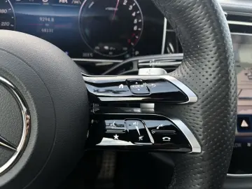 MERCEDES-BENZ E 400 e 4M Limousine AMG BURM NIGHT AI…