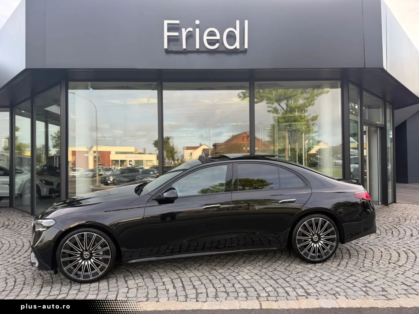 MERCEDES-BENZ E 220d AMG  NAPPA  SUPER  PANO  Head-up  STH.
