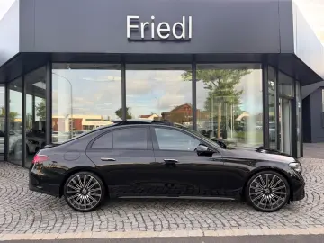 MERCEDES-BENZ E 220d AMG  NAPPA  SUPER  PANO  Head-up  STH.