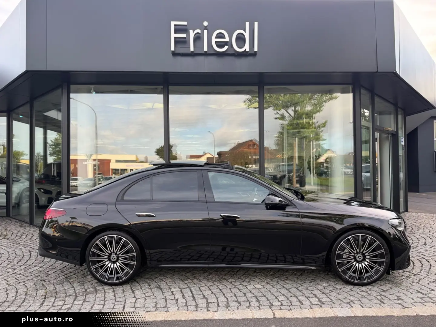 MERCEDES-BENZ E 220d AMG  NAPPA  SUPER  PANO  Head-up  STH.