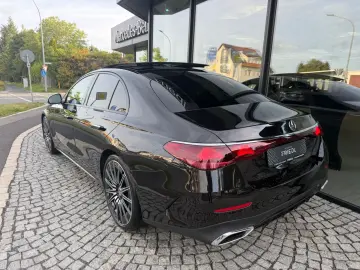 MERCEDES-BENZ E 220d AMG  NAPPA  SUPER  PANO  Head-up  STH.
