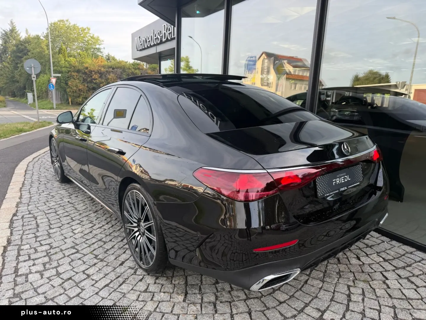 MERCEDES-BENZ E 220d AMG  NAPPA  SUPER  PANO  Head-up  STH.