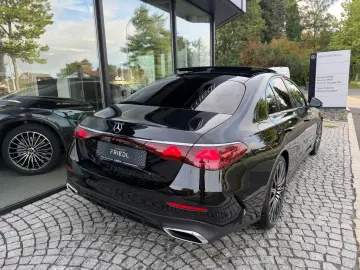 MERCEDES-BENZ E 220d AMG  NAPPA  SUPER  PANO  Head-up  STH.