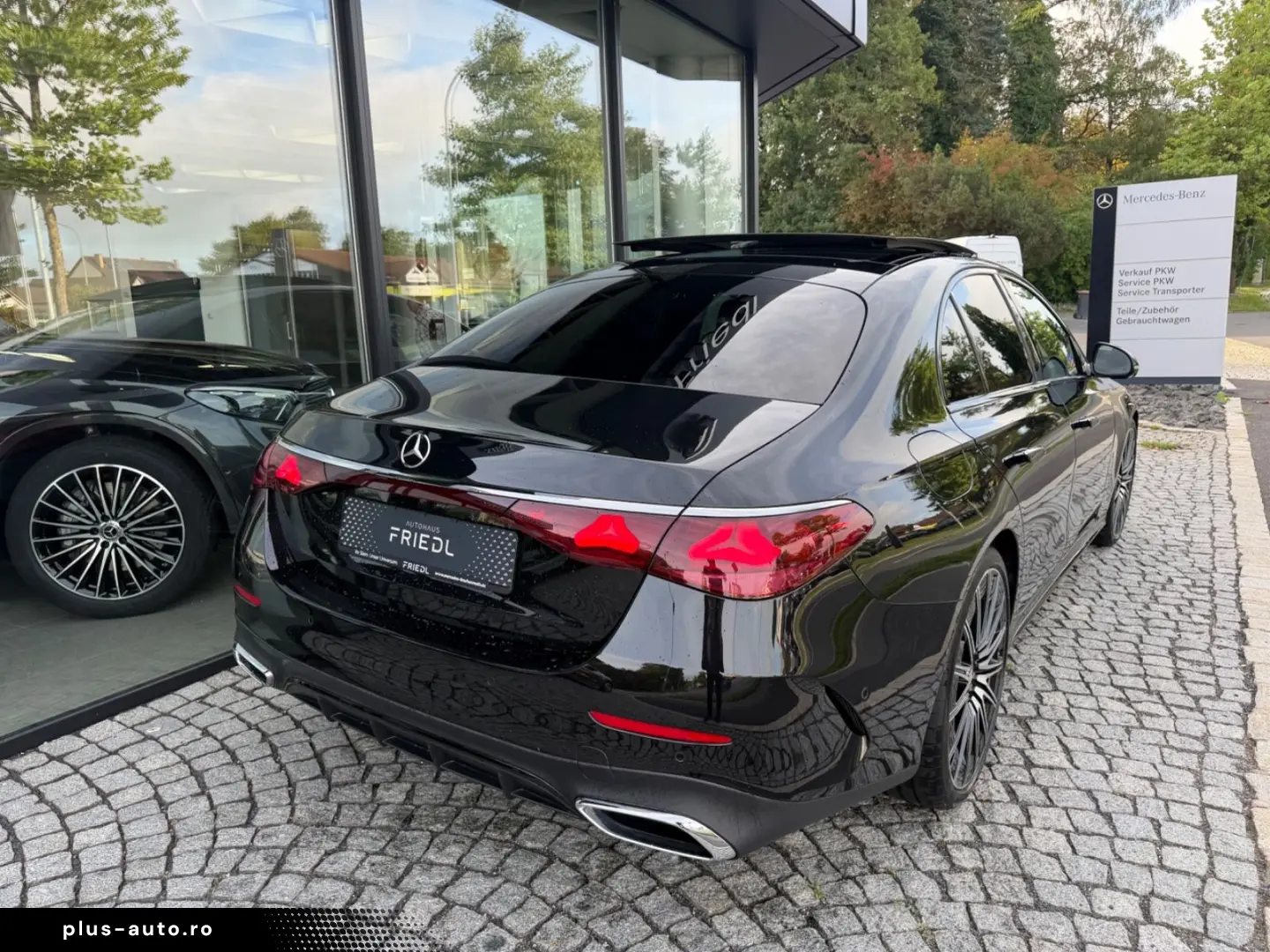 MERCEDES-BENZ E 220d AMG  NAPPA  SUPER  PANO  Head-up  STH.