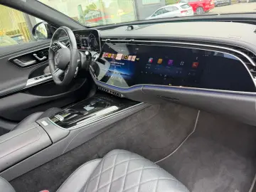MERCEDES-BENZ E 220d AMG  NAPPA  SUPER  PANO  Head-up  STH.