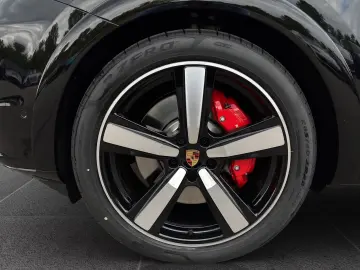 Porsche Cayenne S E-Hybrid Coupe Black Edition