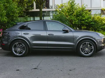 Porsche Cayenne Coupe E-Hybrid