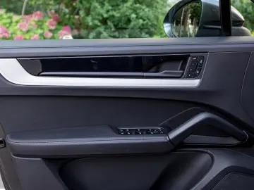Porsche Cayenne Coupe E-Hybrid