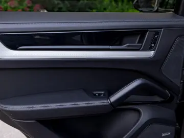 Porsche Cayenne Coupe E-Hybrid