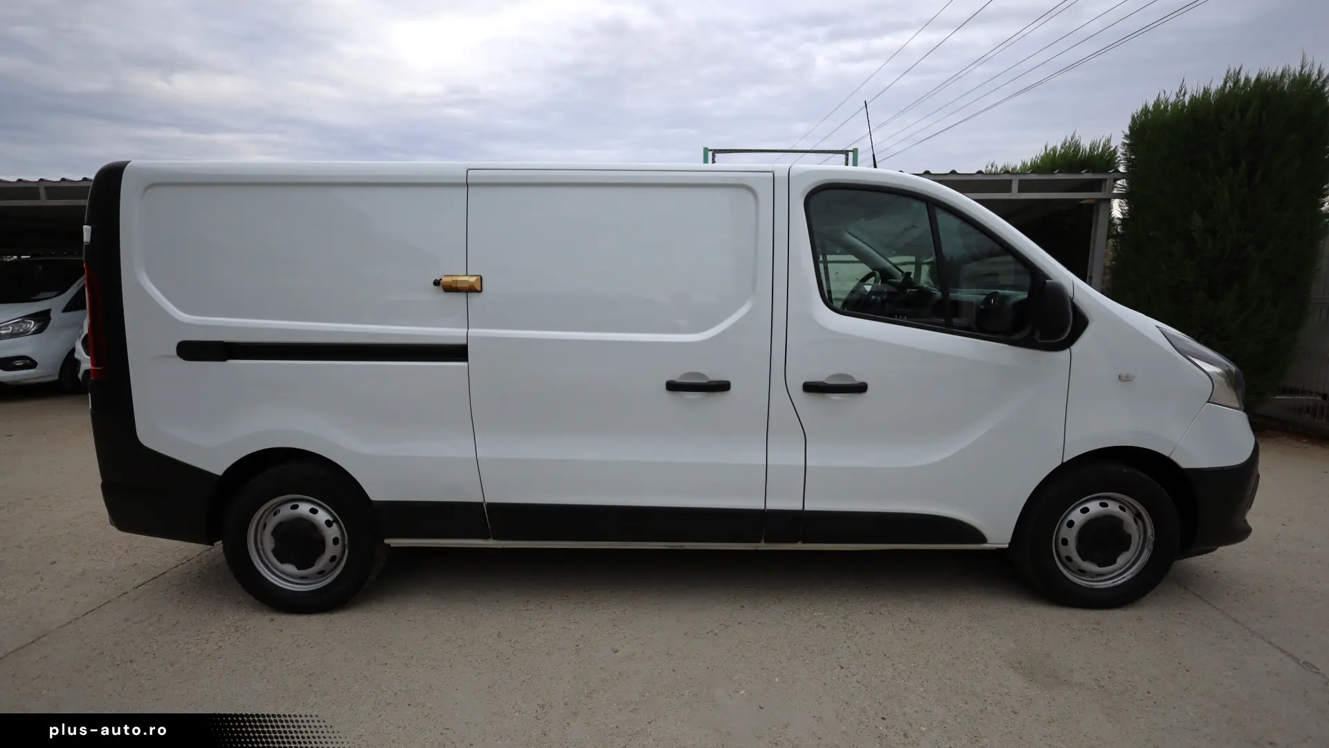 Renault Trafic L2H1 2.0D 120CP
