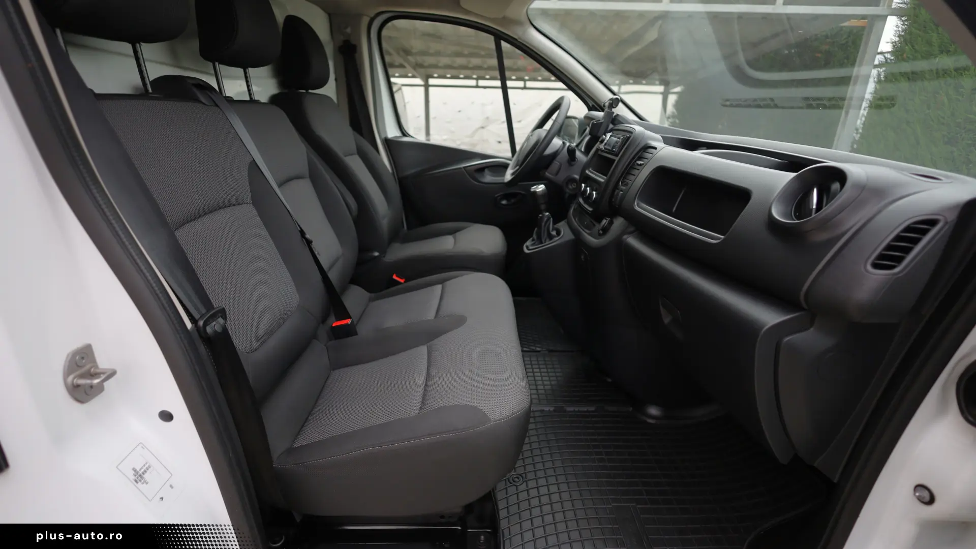 Renault Trafic L2H1 2.0D 120CP