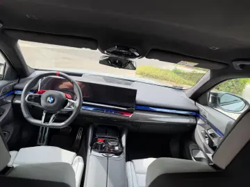 BMW M5 Touring 360 DR.ASS.PROFF SITZBELÜFT