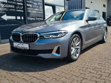 BMW 530e Luxury Line- AHK - eGlas-SD - CAM - 8 x ALU