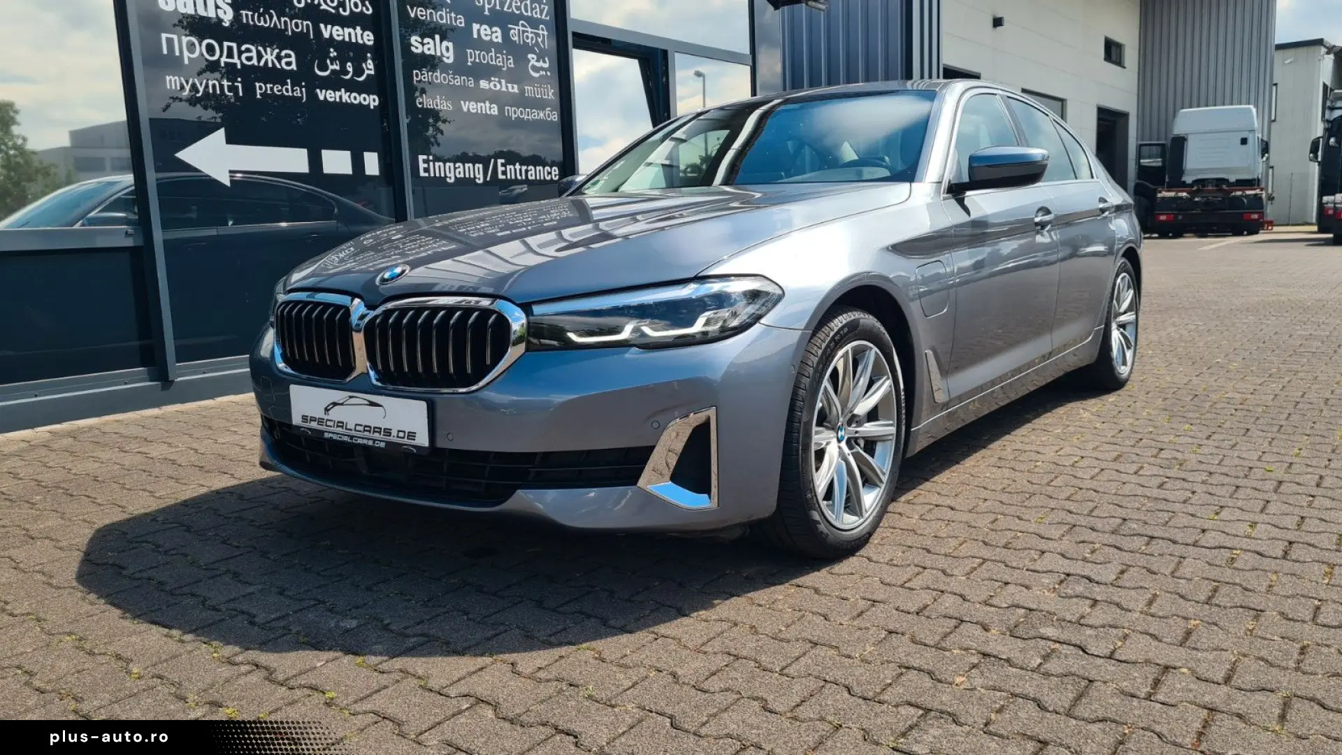 BMW 530e Luxury Line- AHK - eGlas-SD - CAM - 8 x ALU