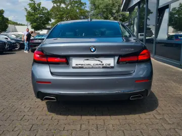 BMW 530e Luxury Line- AHK - eGlas-SD - CAM - 8 x ALU